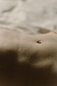 Καστορέλαιο στον αφαλό